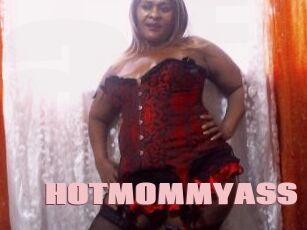 HOTMOMMYASS