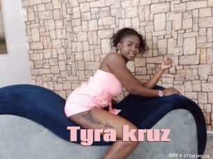Tyra_kruz